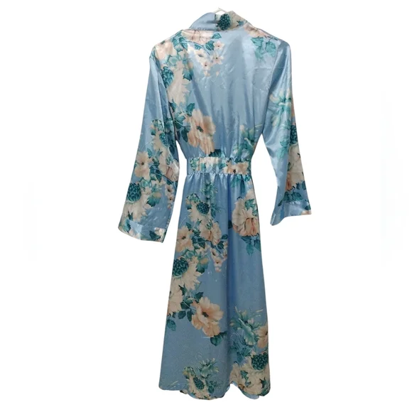 Morgan Taylor Intimates Blue Floral Robe - Picture 5 of 8